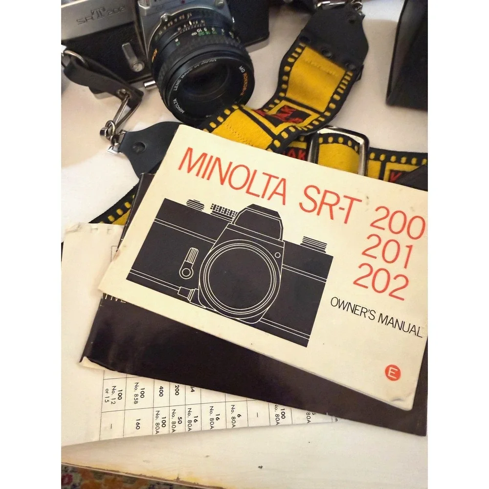 Vintage Minolta SR-T 202 35mm SLR Camera Rokkor Lens Set Bag Japan Manual Kit